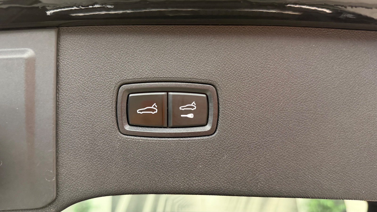 Used 2024 Porsche Cayenne AWD/4WD image 13