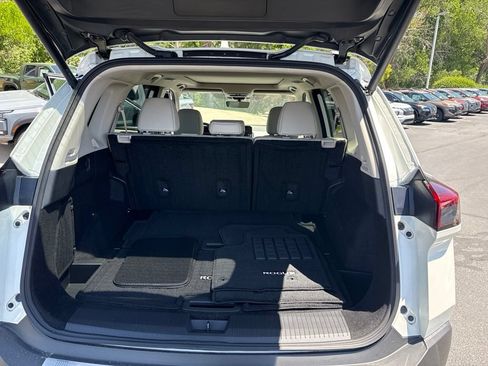 Used 2023 Nissan Rogue SL w/ SL Premium Package AWD/4WD image 16