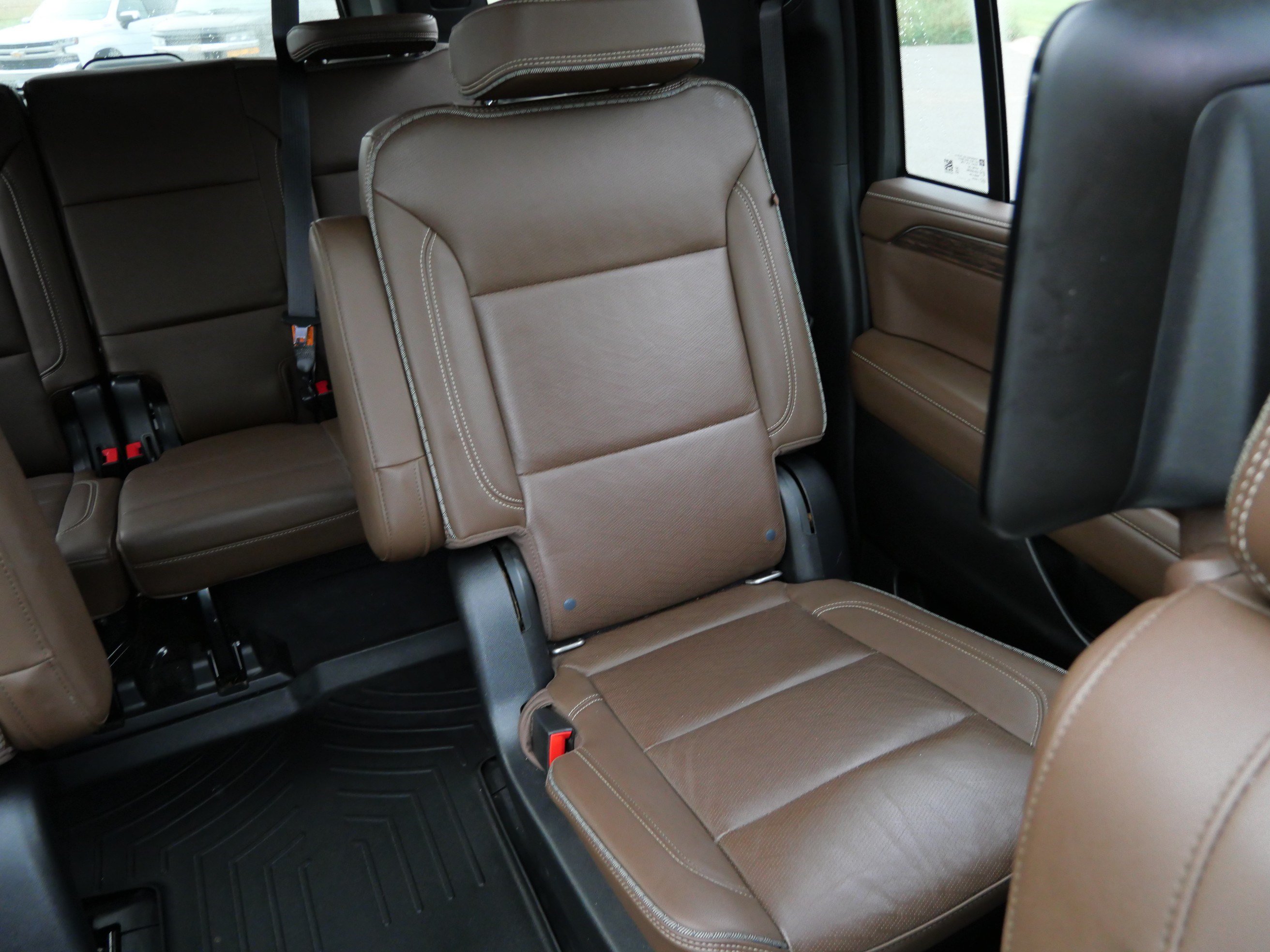 Used 2021 Chevrolet Suburban High Country AWD/4WD image 14