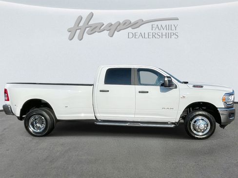 Used 2024 RAM 3500 Big Horn image 35