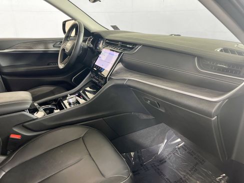 Used 2022 Jeep Grand Cherokee Limited image 29