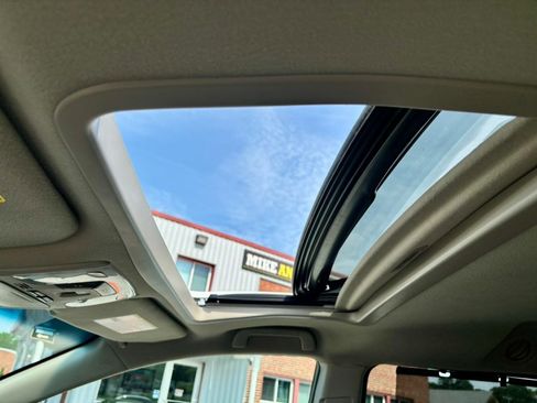 Used 2014 Toyota Sienna XLE FWD image 30