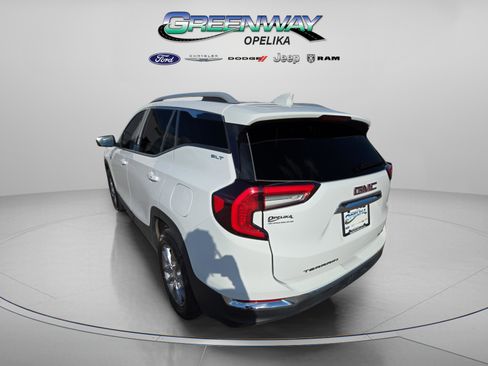 Used 2024 GMC Terrain SLT image 5