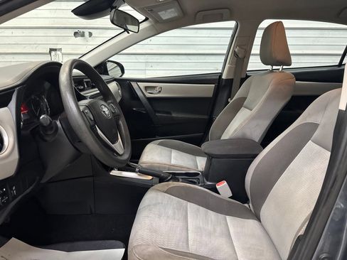 Used 2018 Toyota Corolla LE FWD image 8
