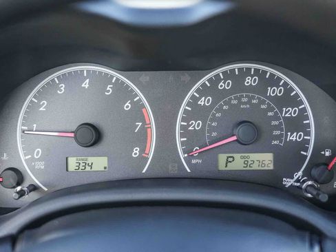 Used 2013 Toyota Corolla LE FWD image 23