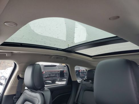 New 2026 Lincoln Corsair Premiere image 11