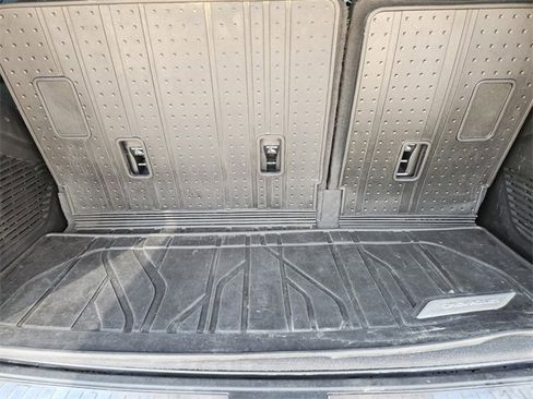 Used 2022 Chevrolet Tahoe High Country image 34