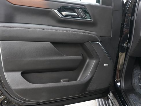 Used 2025 GMC Yukon Denali w/ Sun & Power Step Package AWD/4WD image 20