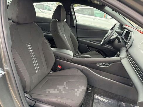 Used 2025 Hyundai Elantra Sport image 9