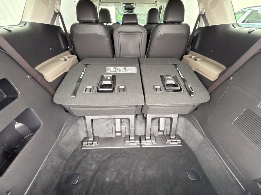 Certified 2026 Kia Carnival EX FWD image 21
