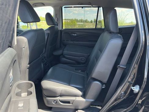 Used 2021 Honda Pilot Touring image 31