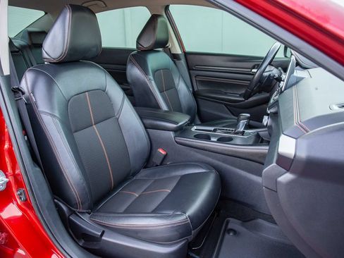 Used 2019 Nissan Altima 2.5 SR FWD image 19