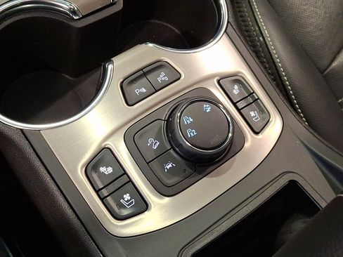Certified 2023 GMC Terrain Denali w/ Denali Premium Package AWD/4WD image 22