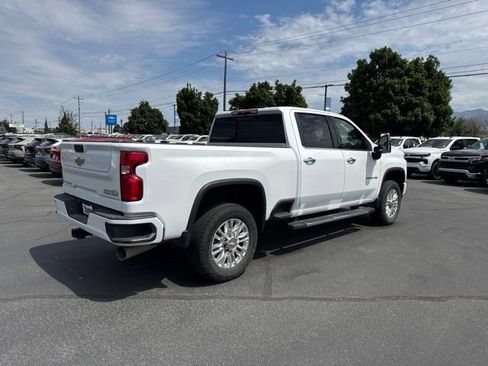 Used 2023 Chevrolet Silverado 2500 High Country AWD/4WD image 4