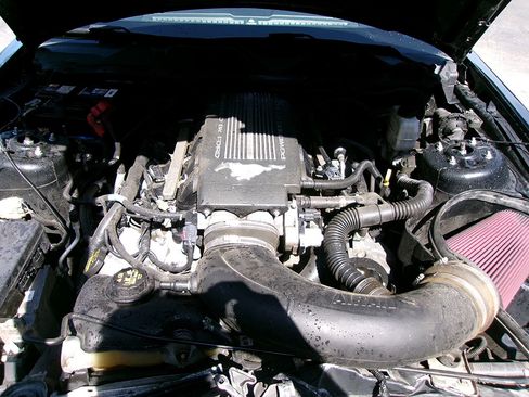 Used 2010 Ford Mustang GT Premium RWD image 8