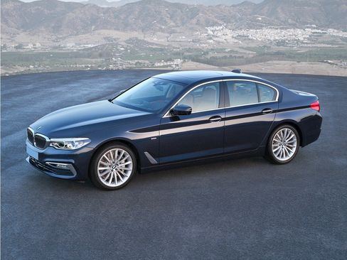 Used 2018 BMW 530i xDrive AWD/4WD image 1