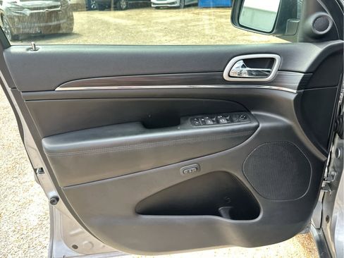 Used 2021 Jeep Grand Cherokee Limited image 21