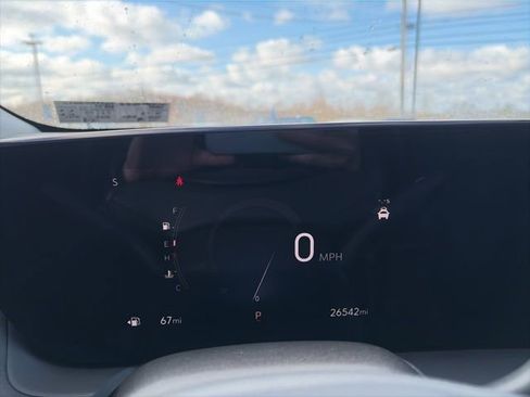 Used 2024 Buick Encore GX Sport Touring image 11