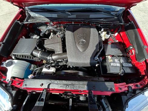 Used 2022 Toyota Tacoma SR5 image 31