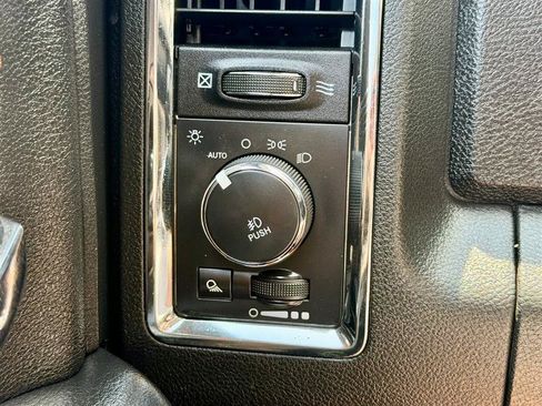 Used 2015 RAM 1500 Laramie w/ Convenience Group AWD/4WD image 19