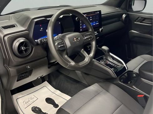 Used 2024 Chevrolet Colorado Trail Boss w/ Technology Package AWD/4WD image 9