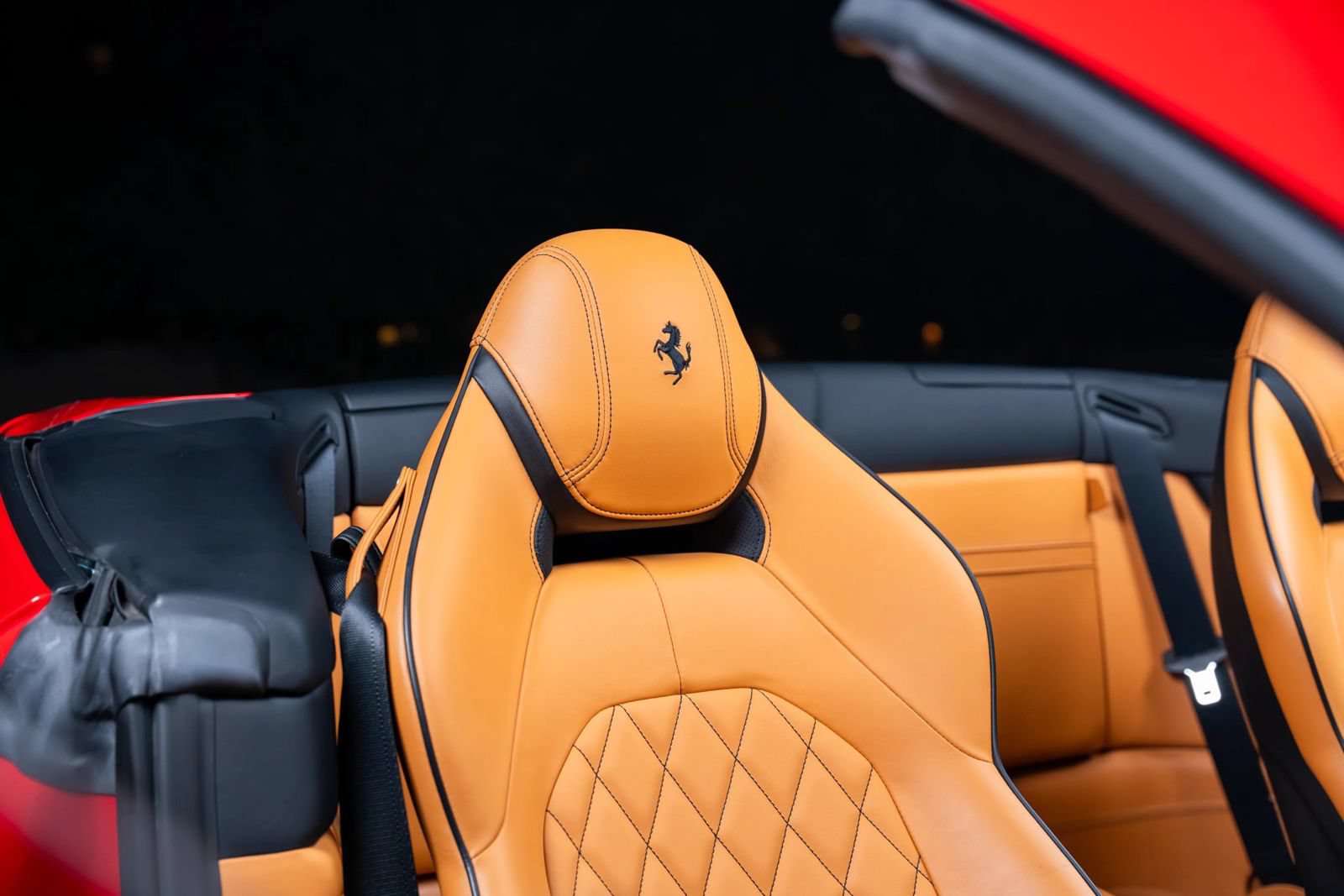 Used 2015 Ferrari California T RWD image 97