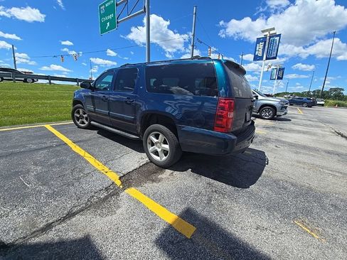 Used 2007 Chevrolet Suburban LT AWD/4WD image 4