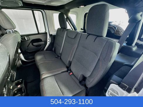 Used 2026 Jeep Wrangler Unlimited Rubicon AWD/4WD image 24