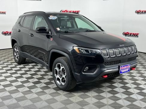 Used 2022 Jeep Compass Trailhawk w/ Trailhawk Convenience Group AWD/4WD image 2