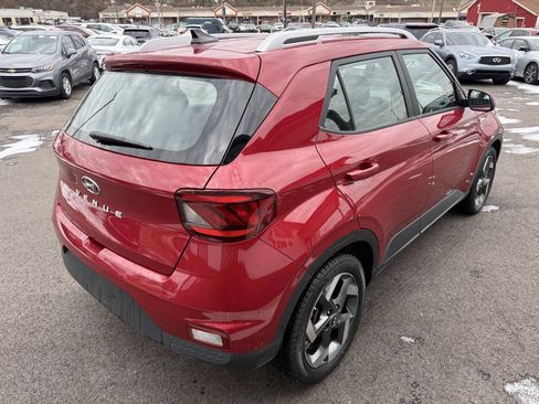 Used 2021 Hyundai Venue SEL FWD image 7