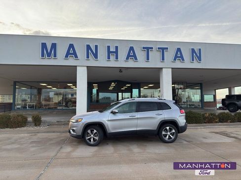 Used 2019 Jeep Cherokee Limited image 1