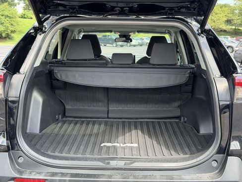 Used 2021 Toyota RAV4 XLE w/ Convenience Package AWD/4WD image 14