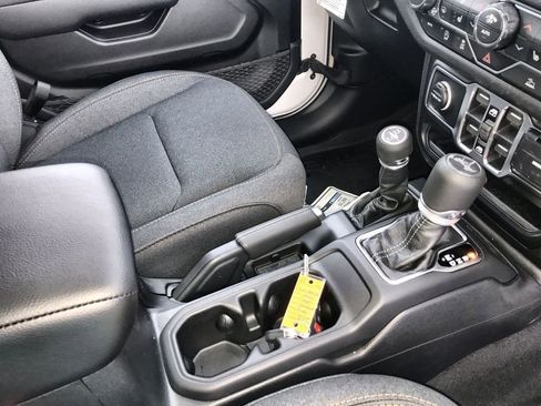 New 2026 Jeep Wrangler Unlimited Sport w/ Convenience Group image 19