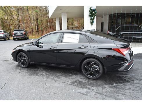 New 2026 Hyundai Elantra SEL Sport Premium image 2