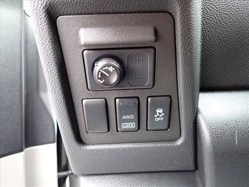 Used 2013 Nissan Rogue SV AWD/4WD image 14