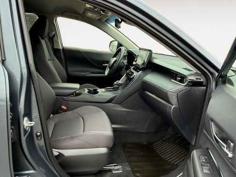 Used 2022 Toyota Venza LE AWD/4WD image 20