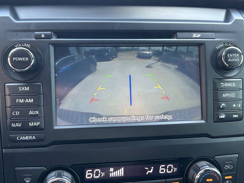 Used 2018 Nissan Titan SV w/ SV Convenience Package RWD image 12