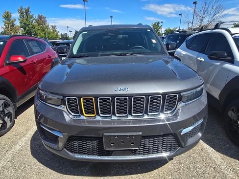 Used 2023 Jeep Grand Cherokee 4WD 4xe image 8