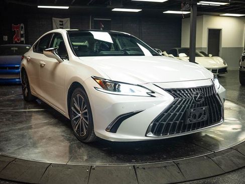Used 2022 Lexus ES 350 w/ Premium Package FWD image 5