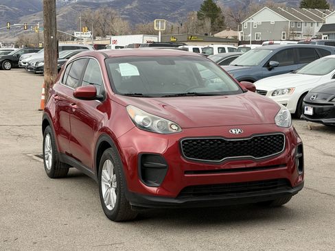 Used 2019 Kia Sportage LX FWD image 2