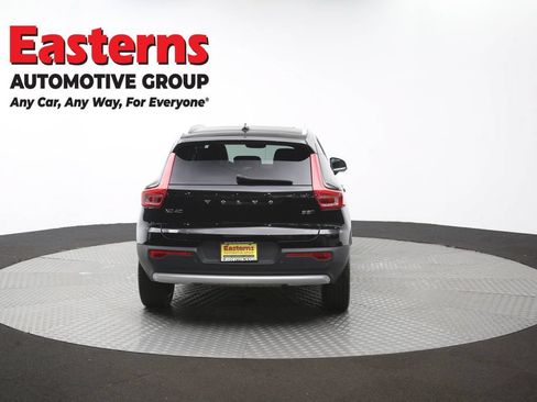Used 2025 Volvo XC40 B5 Plus AWD/4WD image 38