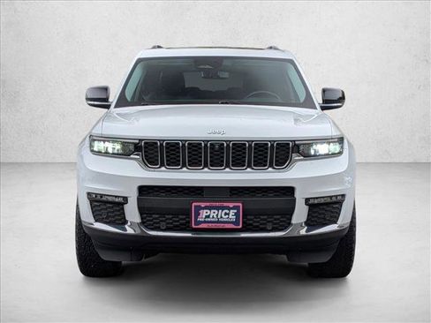 Used 2022 Jeep Grand Cherokee L Limited w/ Luxury Tech Group II AWD/4WD image 2