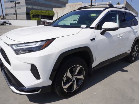 Certified 2024 Toyota RAV4 SE image 3