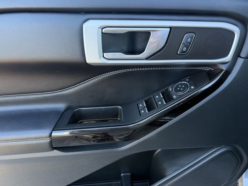 Used 2022 Ford Explorer ST image 17