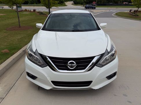 Used 2018 Nissan Altima 2.5 SV FWD image 3