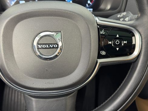 Used 2016 Volvo XC90 T6 Momentum w/ Momentum Plus Package image 21