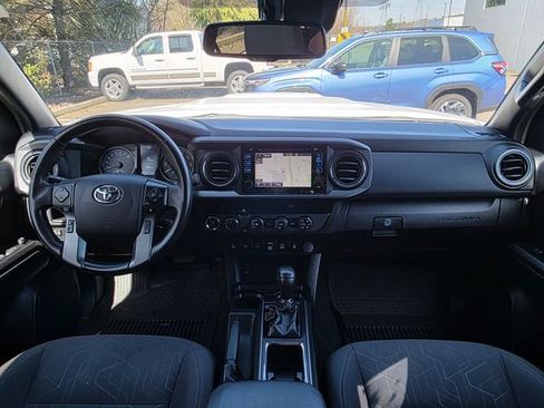 Used 2019 Toyota Tacoma TRD Sport w/ Technology Package image 14