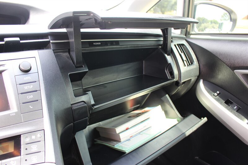 Used 2015 Toyota Prius Three FWD image 27