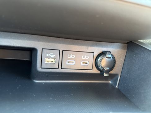Used 2023 Toyota Highlander XLE AWD/4WD image 20