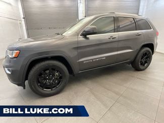 Used 2017 Jeep Grand Cherokee Laredo w/ Quick Order Package 23E AWD/4WD video 1